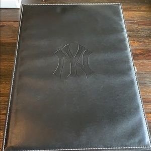 NY Yankees  wine caddy